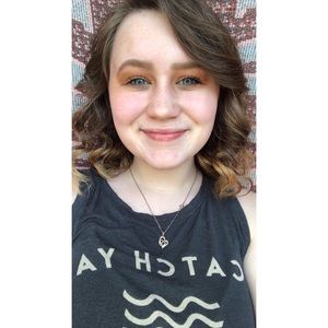 Meet your Posher, Abby